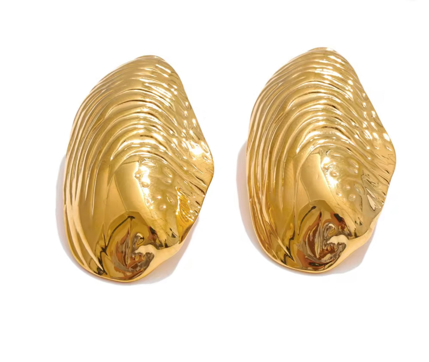 The 167 Oyster Earrings