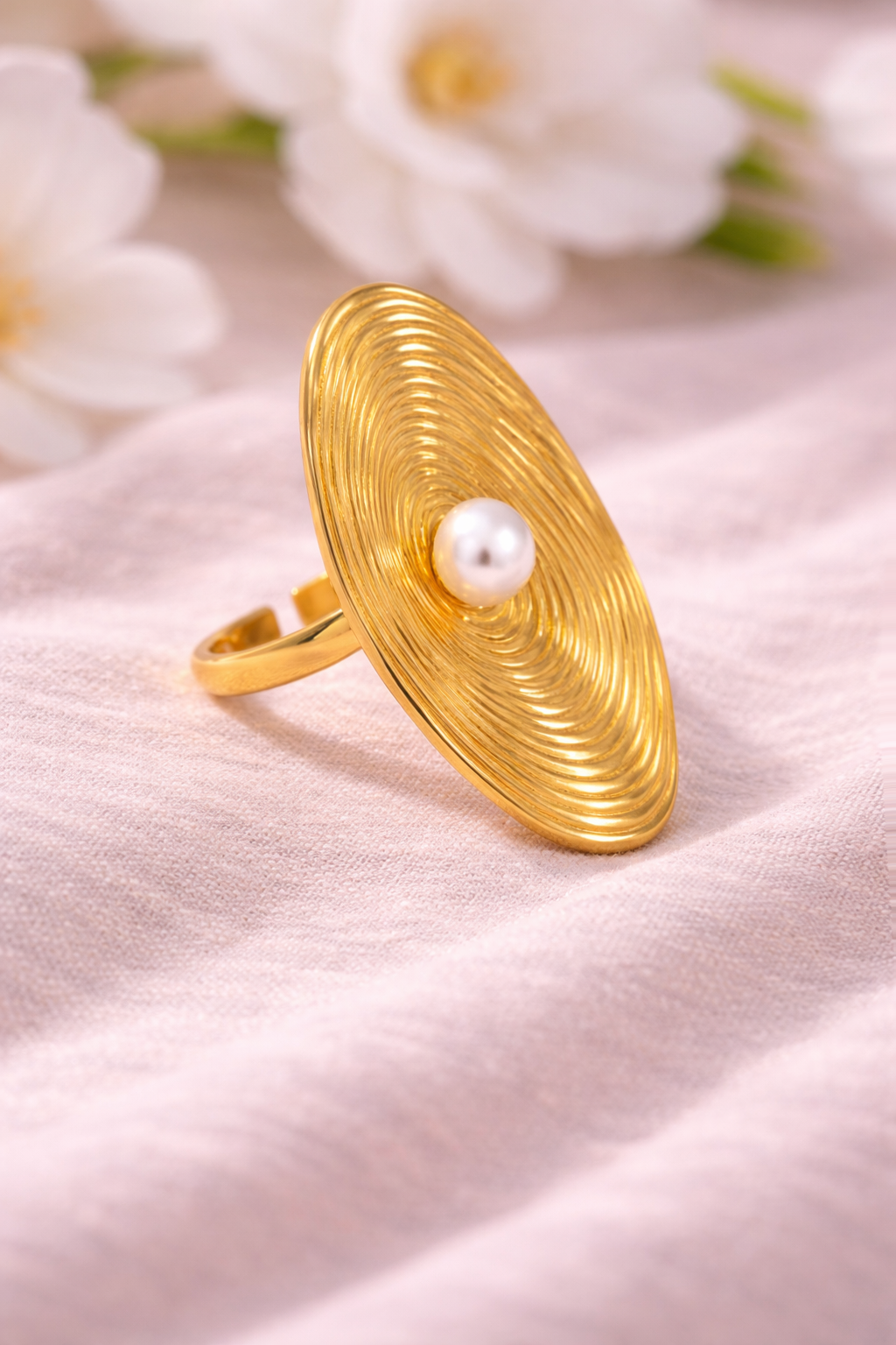 Gardenia Signet Ring